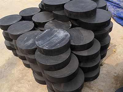 宝兴县板式橡胶支座由若干层橡胶片与薄钢板经加压硫化